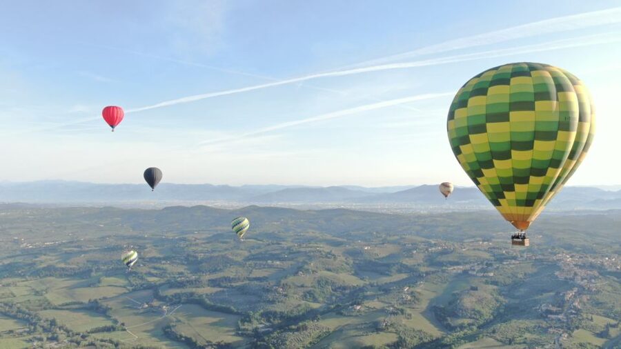 1-Hour Hot Air Balloon Flight Over Tuscany from Lucca - Watching the balloon come to life