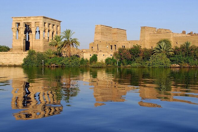 3 NIGHTS NILE CRUISE including ABUSIMBEL, HotAir Balloons - Day four: a hot-air balloon over the West Bank