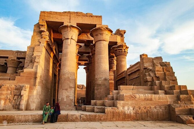 3 nights Nile Cruise with Hot air Balloon From Aswan - Meals, boat stay, and daily comfort