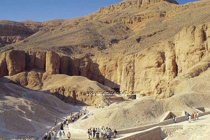 4-Days Nile Cruise Aswan To Luxor, Abu Simbel ,Nubian Village & Balloon & Tours - Day one: Aswan, the High Dam, and Philae