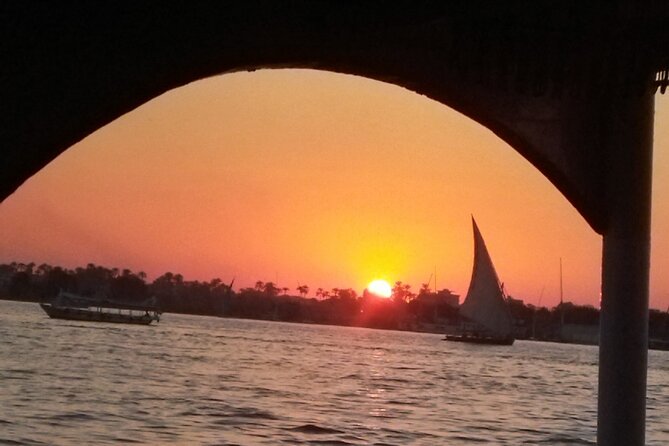4 Days Nile Cruise, Aswan to Luxor AbuSimbel optional hot balloon - Aswan High Dam and the modern Nile