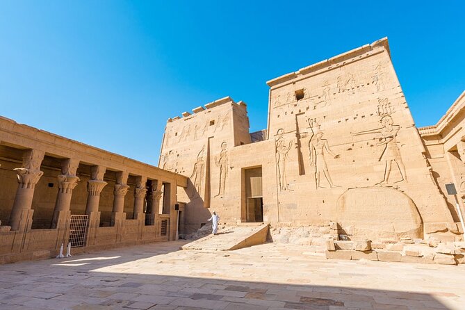 4-Days Nile Cruise Tour From Aswan To Luxor and Hot Air Balloon on M/S Le fayan - Day 3: Luxor Temple and the huge scale of Karnak
