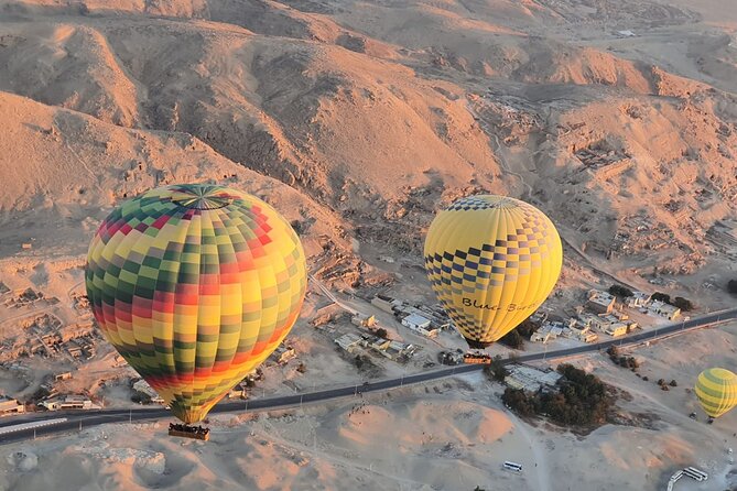 9 Days Egypt Tour with Cairo, Nile cruise, Abu Simbel and Balloon - Day 6: The early trip to Abu Simbel