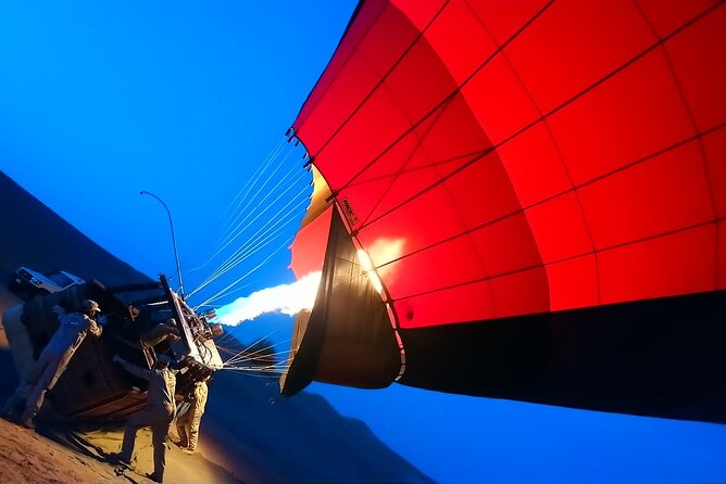 Amazing Hot Air Balloon With Beautiful Desert Sunrise View - A gourmet breakfast after the flight