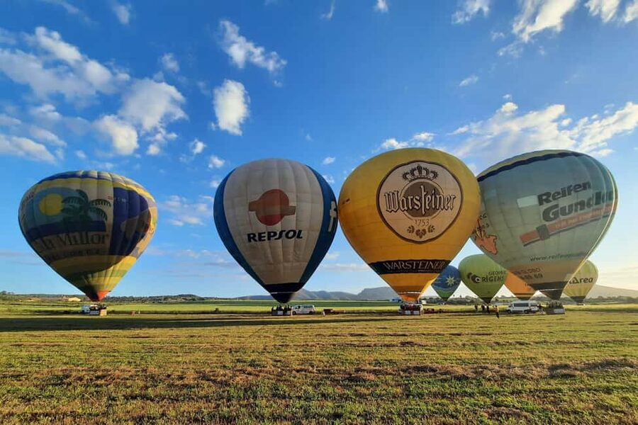 Amazing Sunrise or Sunset Balloon ride(with private options) - Pilots, languages, and the human side of the flight