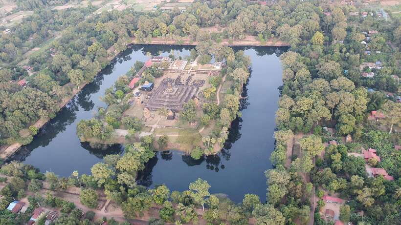 Angkor Stunning Hot Air Balloon - Bakong, Preah Ko, and Lolei from above
