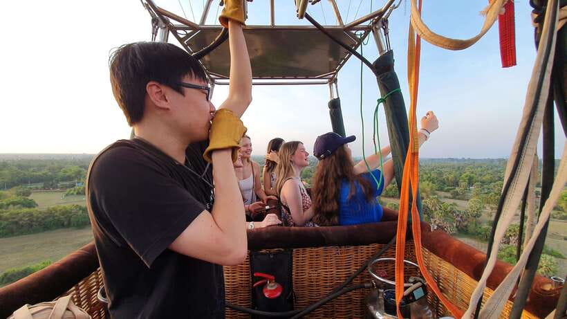 Angkor Stunning Hot Air Balloon - Group size, comfort, and expectations