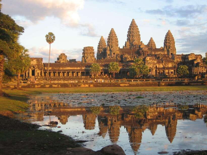 Angkor Wat: Small-Group Tour with Balloon Ride and Lunch - Key points to know before booking