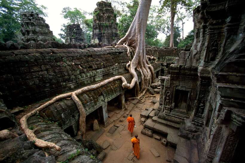 Angkor Wat: Small-Group Tour with Balloon Ride and Lunch - Khmer lunch and the shared vehicle