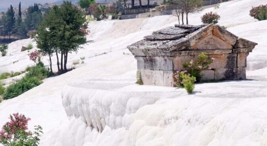 Antalya/Belek: Pamukkale Day Tour w/Optional Hot Air Balloon - Packing for the terraces and balloon basket