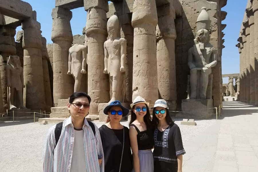 Aswan: 3 Days Nile River Cruise & Hot Air Balloon Ride - Edfu and the horse-and-carriage ride