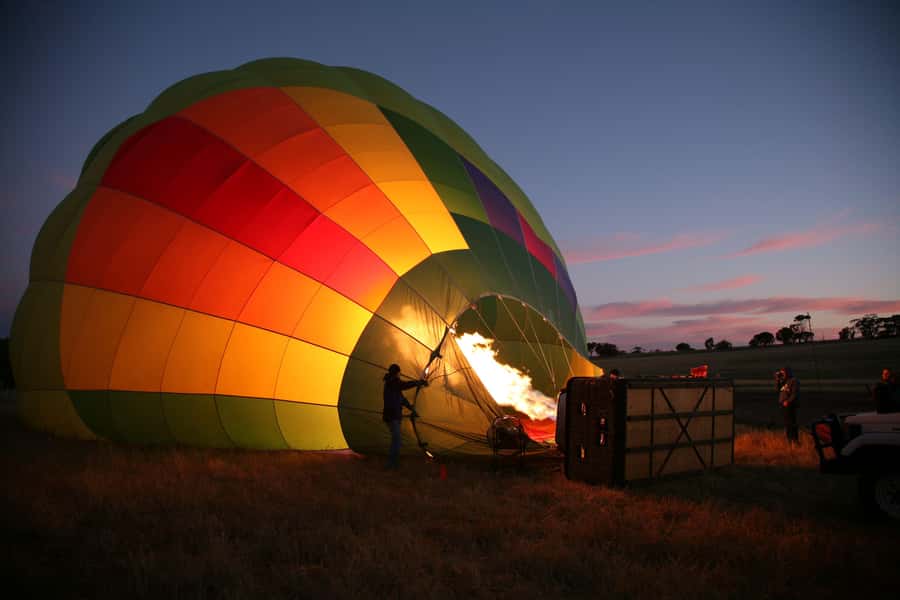 Avon Valley: Hot Air Balloon Flight - The 30-minute transfer and morning start