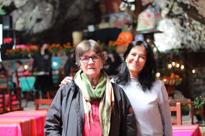 Balloon flight + Breakfast in cave + Pyramids + Pick up CDMX. - Weather, clothing, and health rules