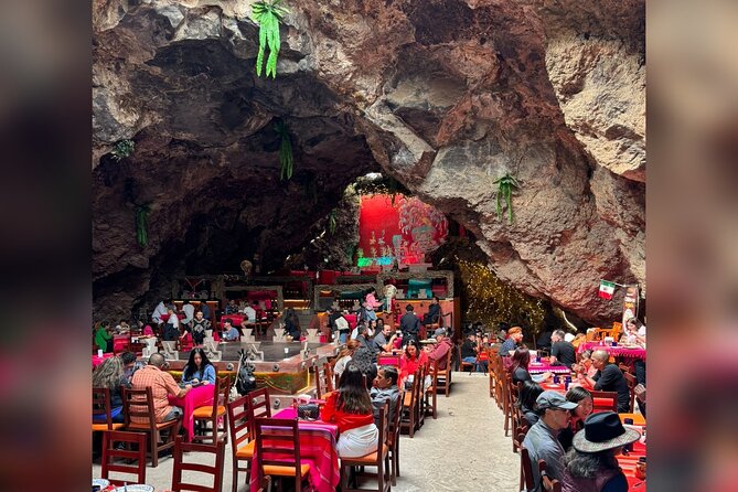 Balloon flight / Breakfast in the cave / CDMX pick-up + Pyramids - The schedule depends on safety, not the brochure clock