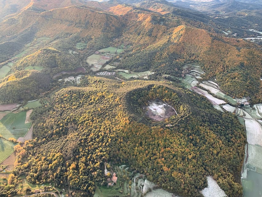 Balloon flight in la Garrotxa with transfer from Barcelona - A Catalan brunch worth making room for