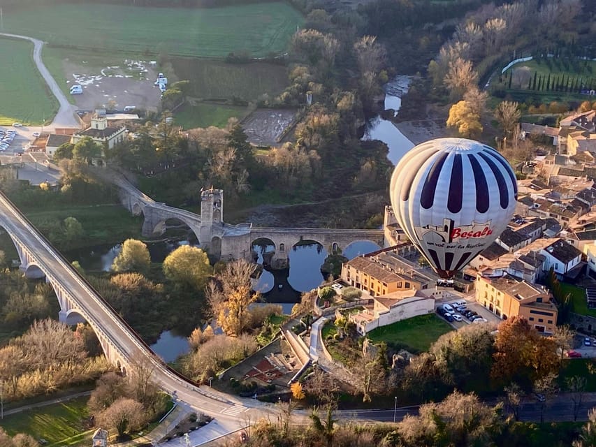 Balloon flight in la Garrotxa with transfer from Barcelona - Coffee while the balloon comes to life