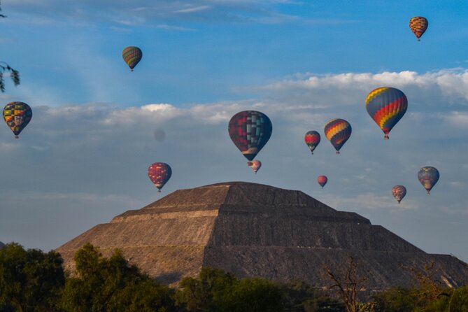 Balloon flight + pick up in CDMX + Breakfast in Cave + Teotihuacan - Walking through Teotihuacan
