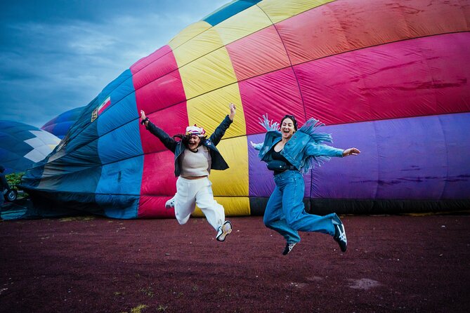 Balloon Flight with Breakfast in a Natural Cave and Transportation from CDMX - The pyramids: beautiful, but possibly rushed