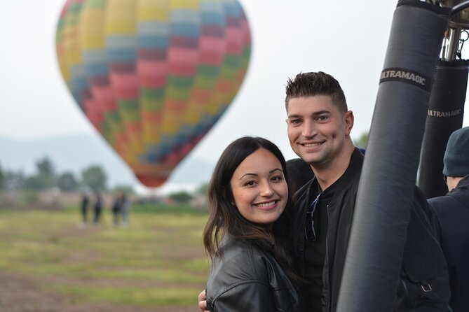 Balloon Flight with Breakfast in Cave and Pyramids of Teotihuacan - The flight and the sparkling-wine toast