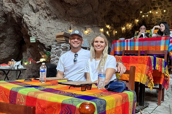 Balloon flight with breakfast in Cave and Pyramids tour from CDMX - Mezcal, tequila, pulque, and obsidian: useful stop or tourist detour?