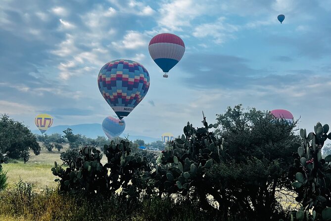 Balloon flight with private transportation and guided tour to Teotihuacán - Shopping stops and keeping the day focused