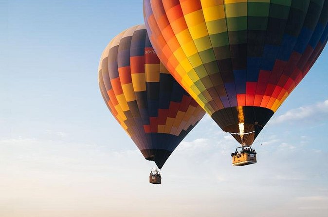 Balloon flight with pyramids tour and transportation from Mexico City - Walking through Teotihuacan with an English-speaking guide