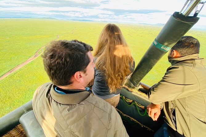 Balloon Safari & Bush Breakfast in Tarangire - Miracle Experience - Landing, bubbly, and the bush breakfast