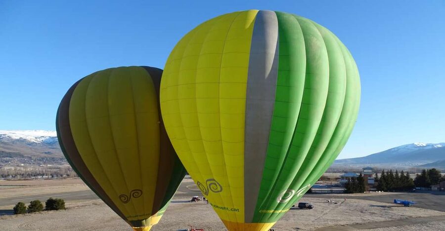 Barcelona: Hot Air Balloon Flight Experience - Weather, cancellations, and the early start
