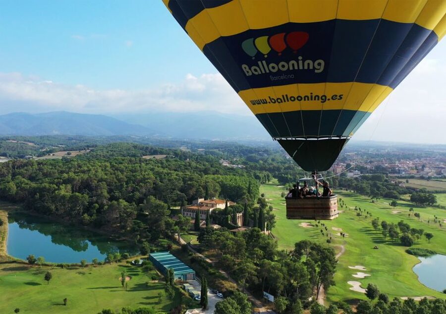 Barcelona: Hot Air Balloon Ride with Optional Transportation - Quick points before you book