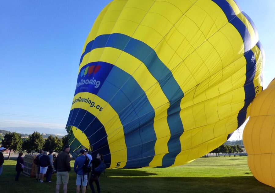 Barcelona: Hot Air Balloon Ride with Optional Transportation - Practical ways to make the morning easier