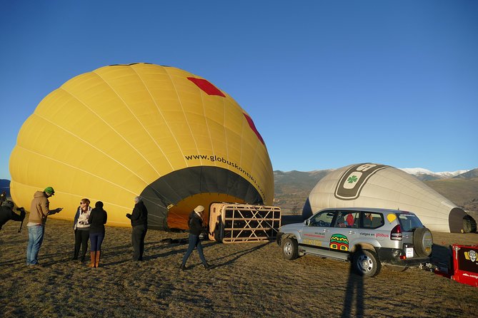 Barcelona: Montserrat Hot Air Balloon Ride with Champagne Toast - The landing picnic and champagne toast