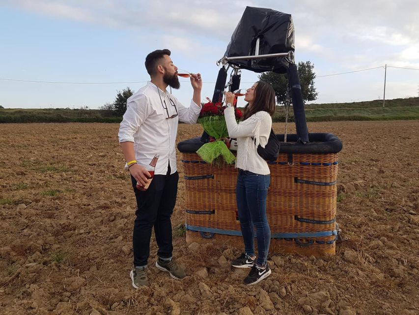 Barcelona: Private Romantic Balloon Flight - The role of the pilot and ground crew