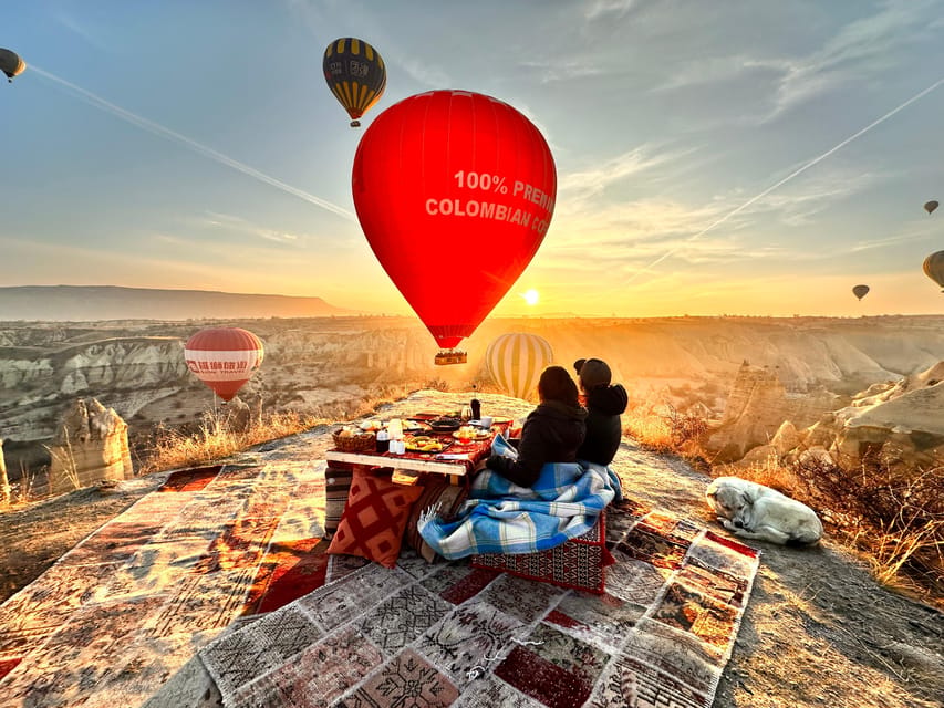 Breakfast with balloons in the valley ( private table ) - The photography question