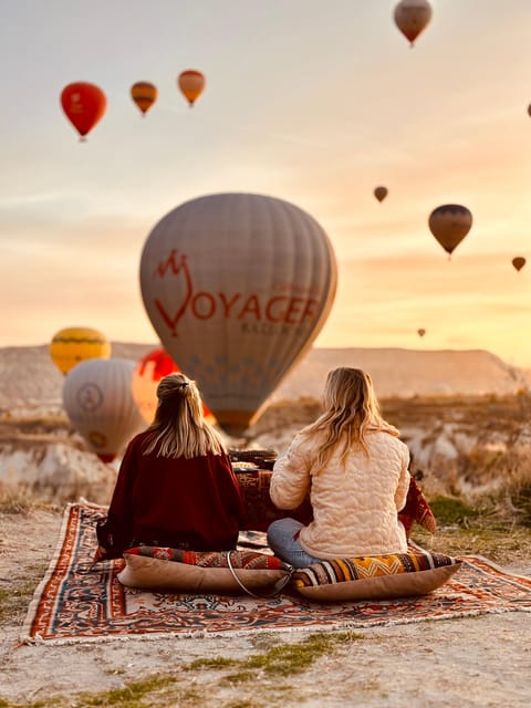 Breakfast with balloons in the valley ( private table ) - What happens from hotel pickup to the first cup of tea