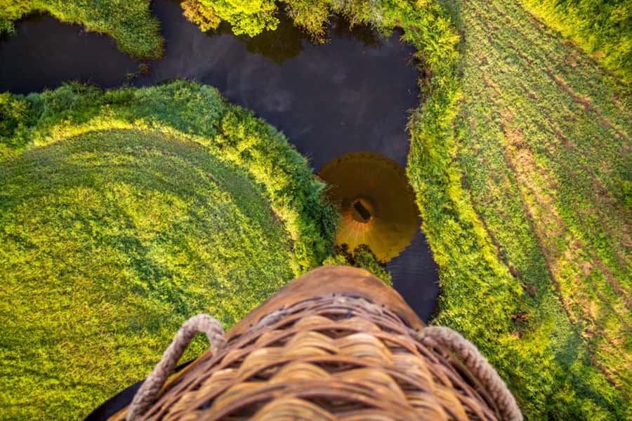 Brisbane: Hot Air Balloon Flight with Vineyard Breakfast - What the basket ride is really like