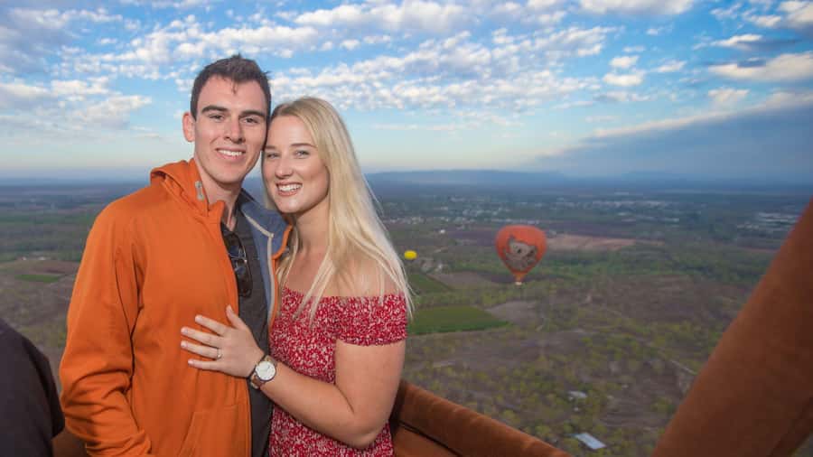 Cairns: Hot Air Balloon Flight & 3-Course Lunch - Key points at a glance