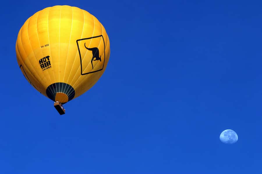 Cairns: Hot Air Balloon Flight with Transfers - Breakfast, sparkling wine, and what is not included