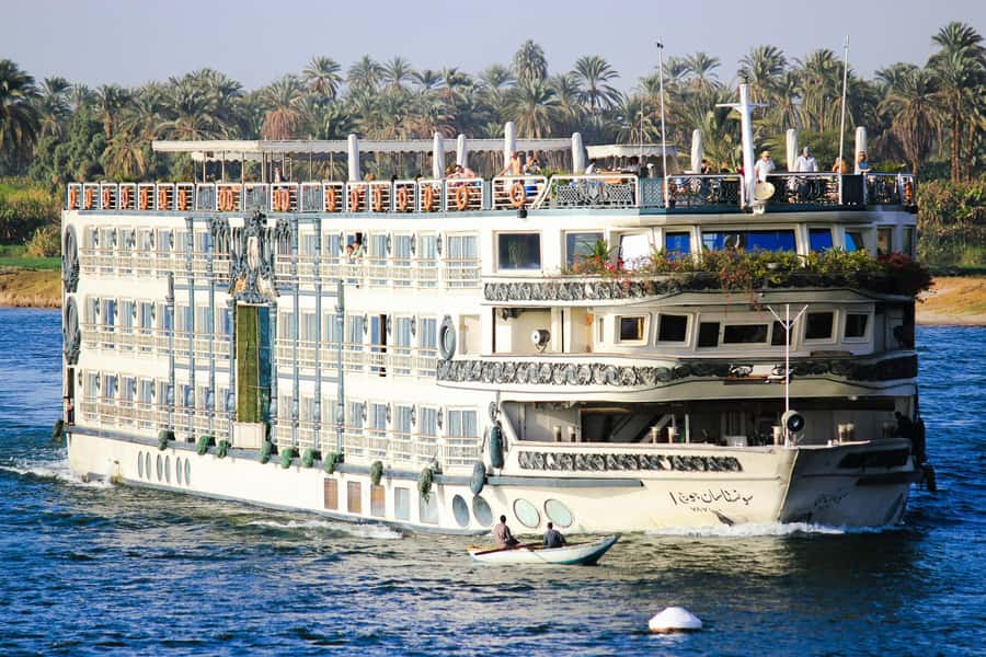 Cairo: 4-Day Nile Cruise to Luxor with Balloon & Flights - Day 2: Abu Simbel, then sailing to Kom Ombo
