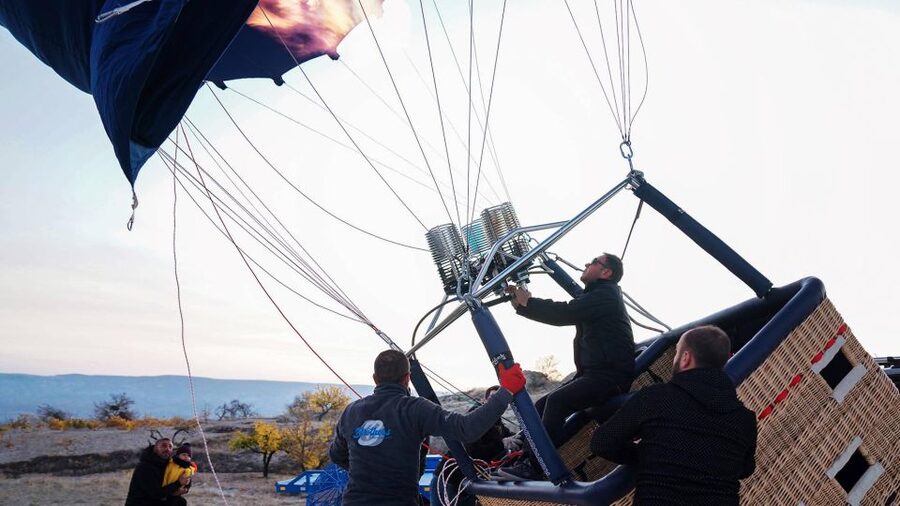 Cappadocia: Balloon Sunrise Flight Economic-Premium Options - Comparing the premium and economic flights