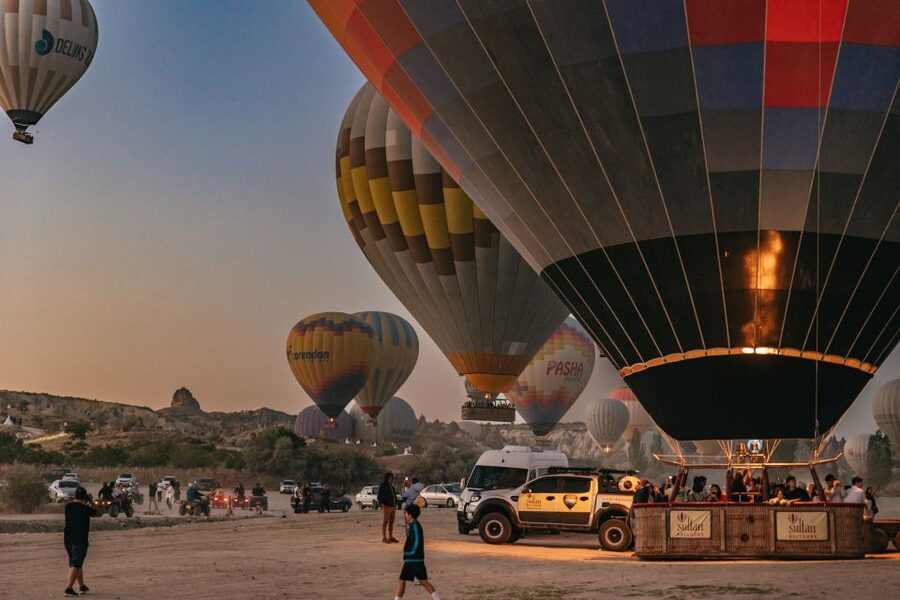 Cappadocia: Panoramic Hot Air Balloon Viewing Tour - The photo opportunities are the main event