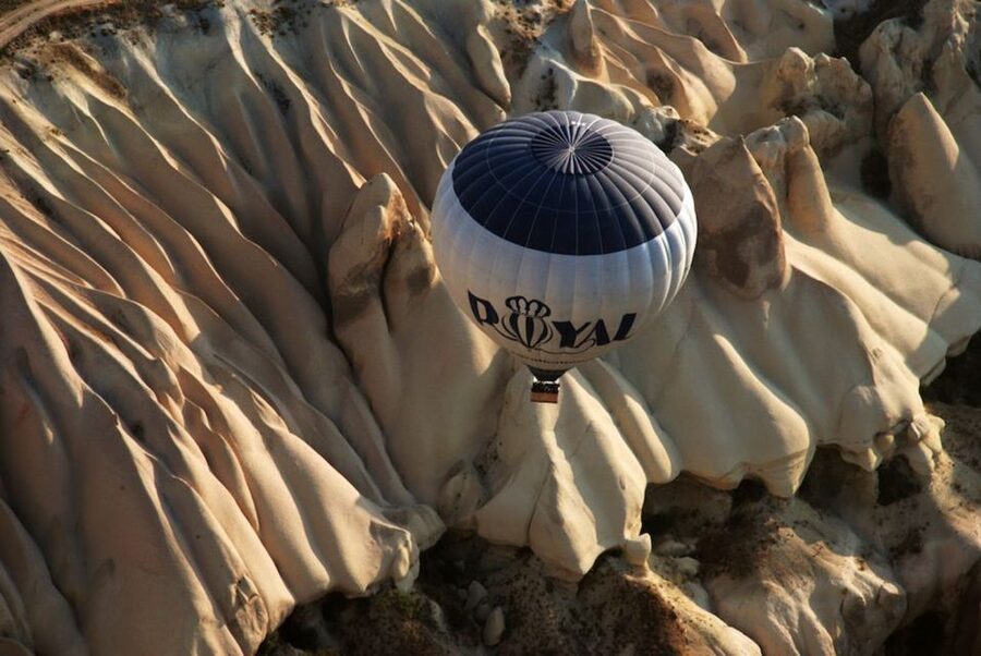 Cappadocia: Royal Queen Hot Air Balloon Tour at Sunrise - Watching the balloon take shape