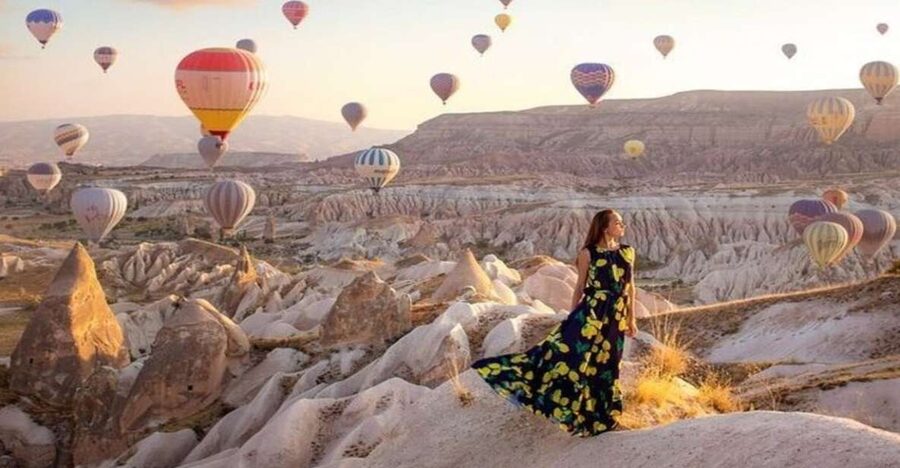 Cappadocia: Sunrise Balloon Watching Tour - Stop two: Göreme viewpoints and the sunrise