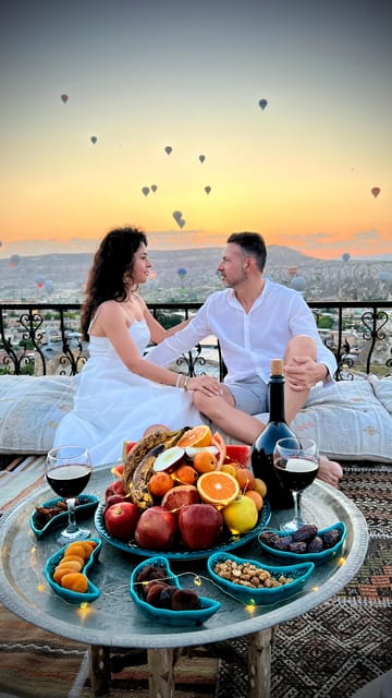 Cappadocia: Terrace Photo Spot With Balloon Flight View - Working with the photographer