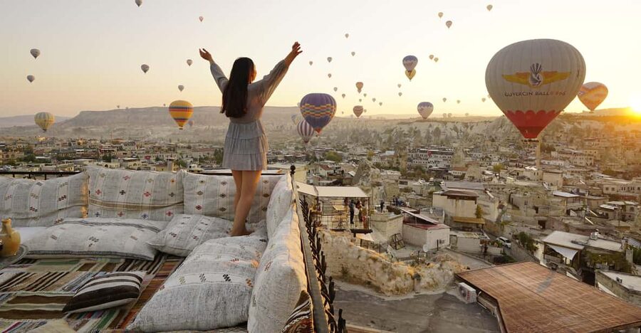 Cappadocia: Terrace Photo Spot With Balloon Flight View - The balloon view and the limits of weather