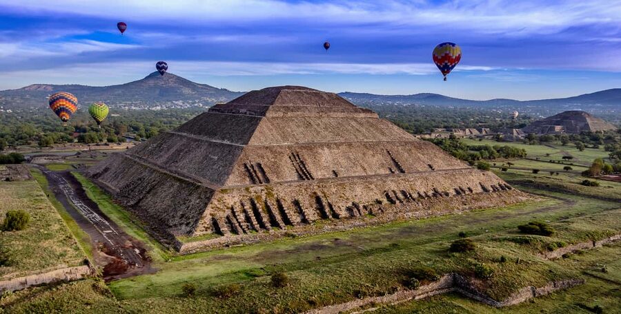 CDMX: Teotihuacan Hot Air Balloon with Breakfast - Visiting the Guadalupe Shrine