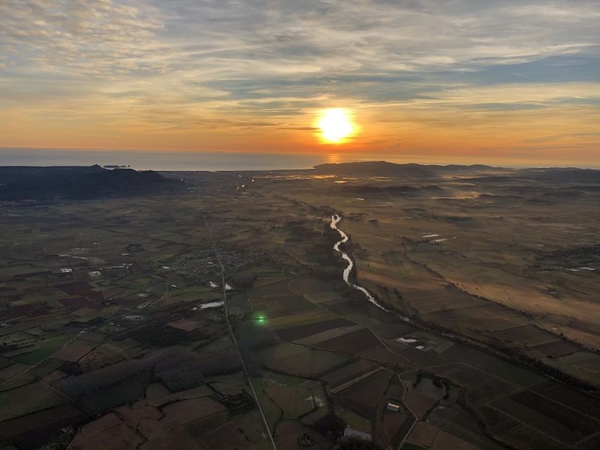 Costa Brava: Hot Air Balloon Flight - Shared - Preparing the balloon and meeting the crew