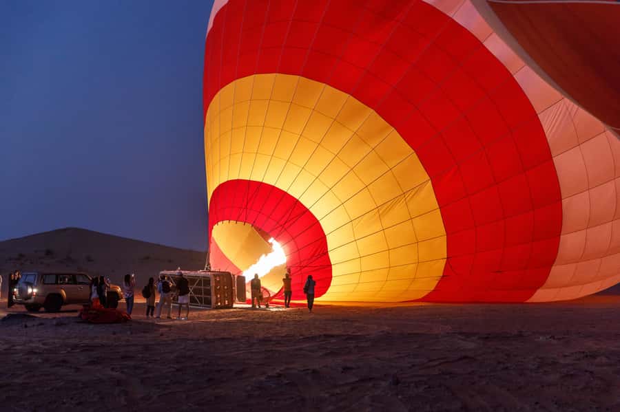 Dubai: Hot Air Balloon Ride & Falcon Show Over the Desert - Why this sunrise flight feels different
