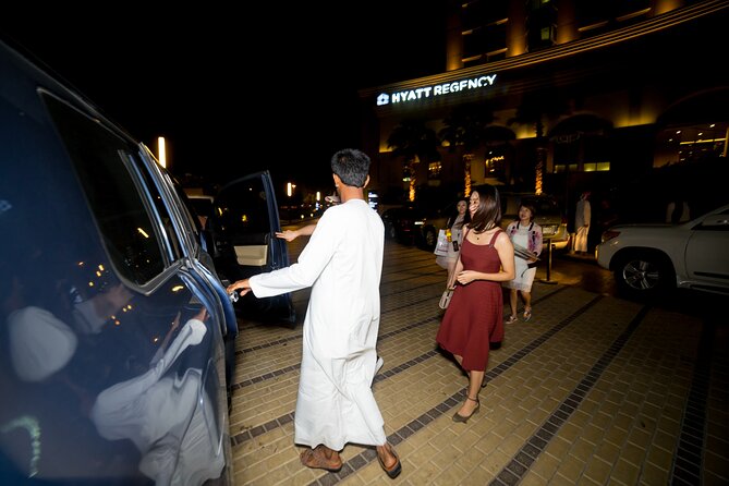 Dubai Hot Air Balloon Ride with Breakfast, Falconry & Camel Ride - Pilots, safety, and the feel of the basket