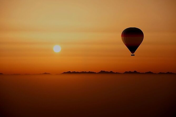 Dubai Hot Air Balloon Sunrise Sightseeing Ride - Cold mornings, clothing, and comfort