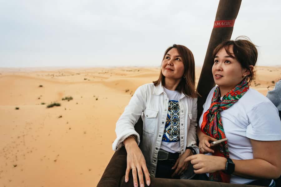 Dubai: Sunrise Balloon Flight with Camel Ride & Breakfast - Who should book this morning?